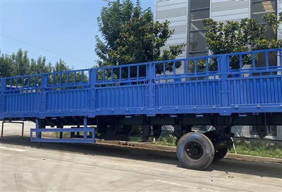 Semirimorchio per recinzione a 4 assi